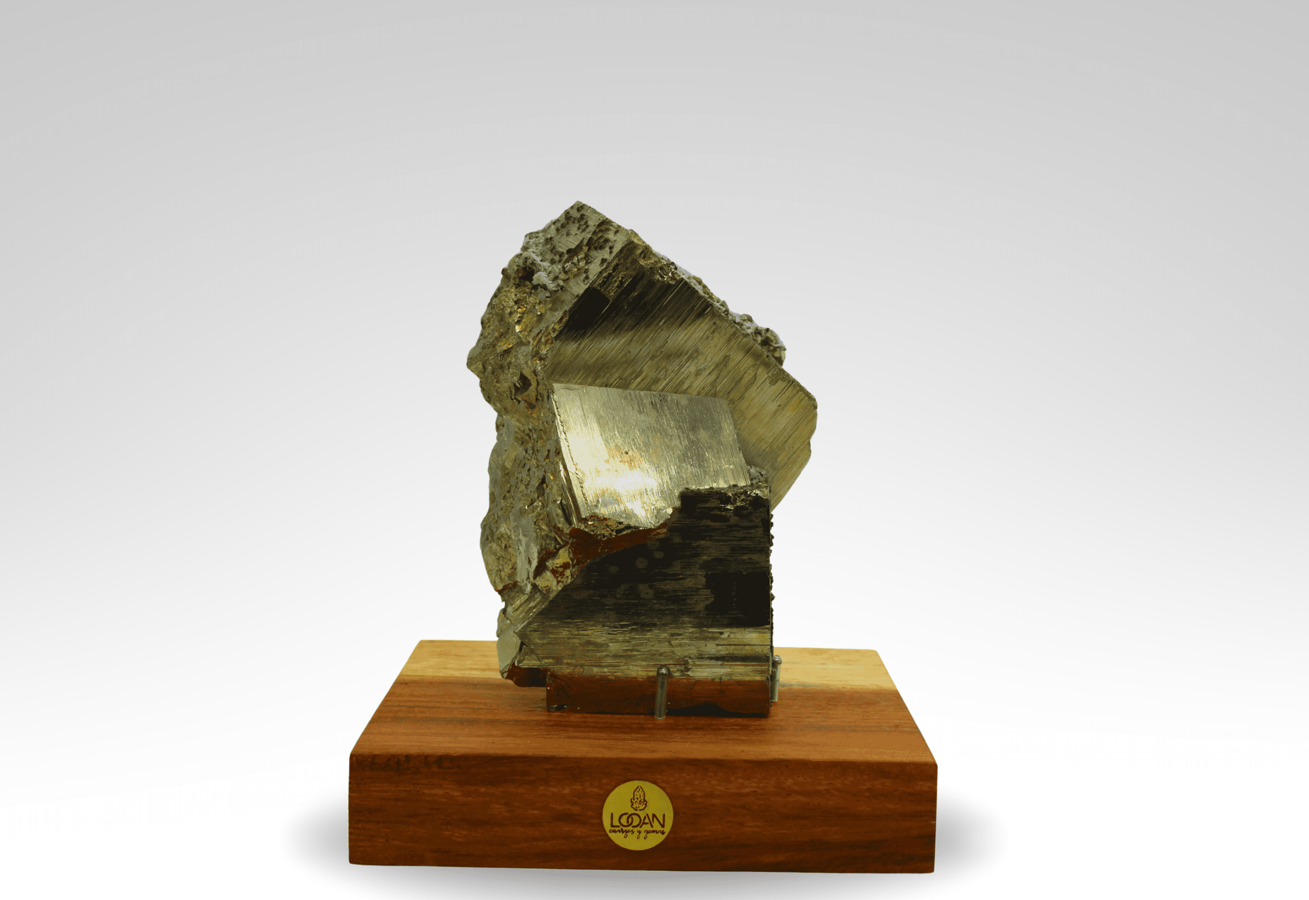 Pirita Cubica en Base