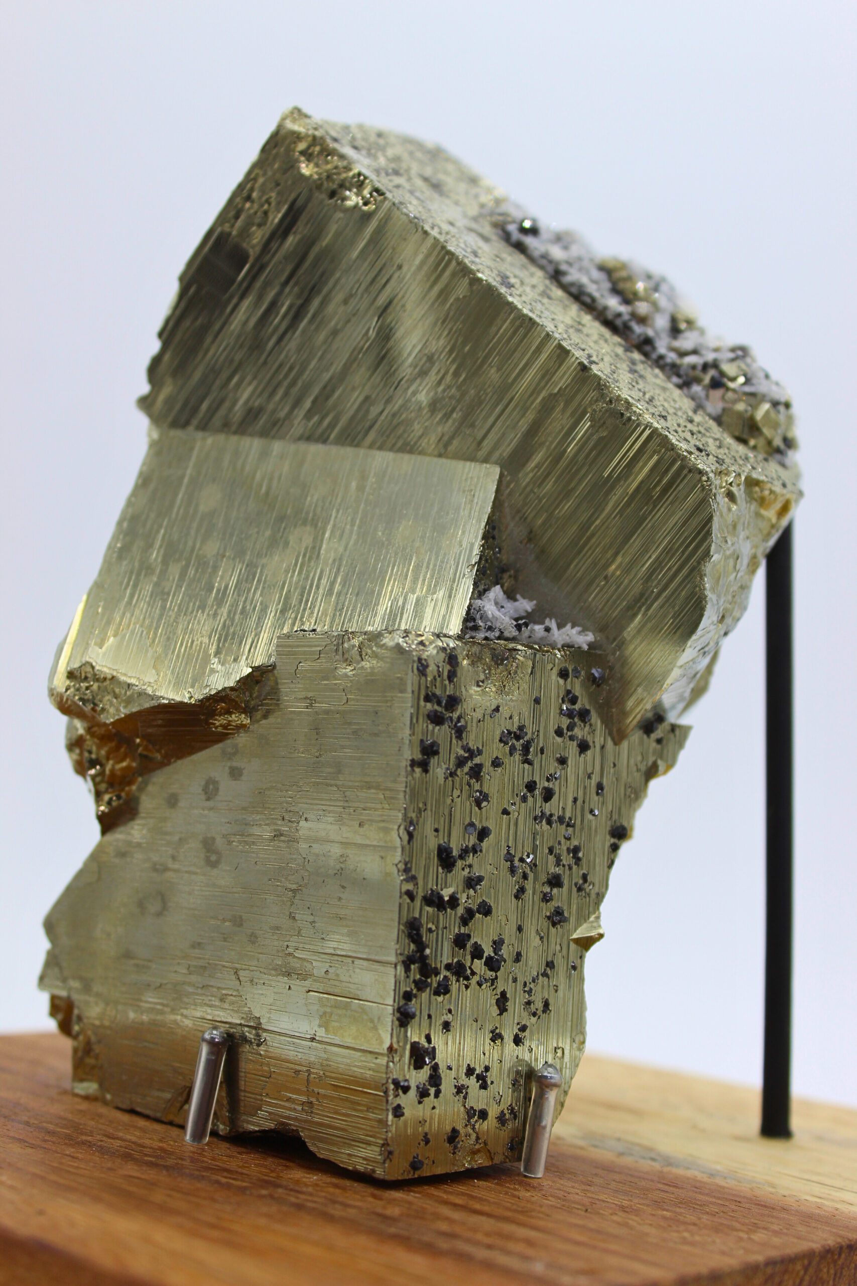 Pirita Cubica en Base - Image 5